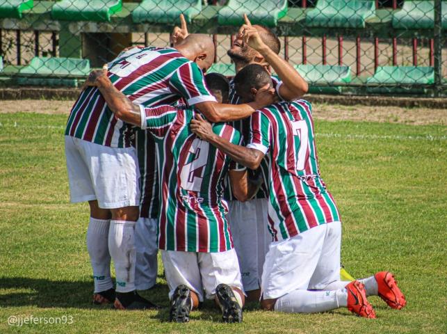 Barra goleia e segue líder; Confira os resultados