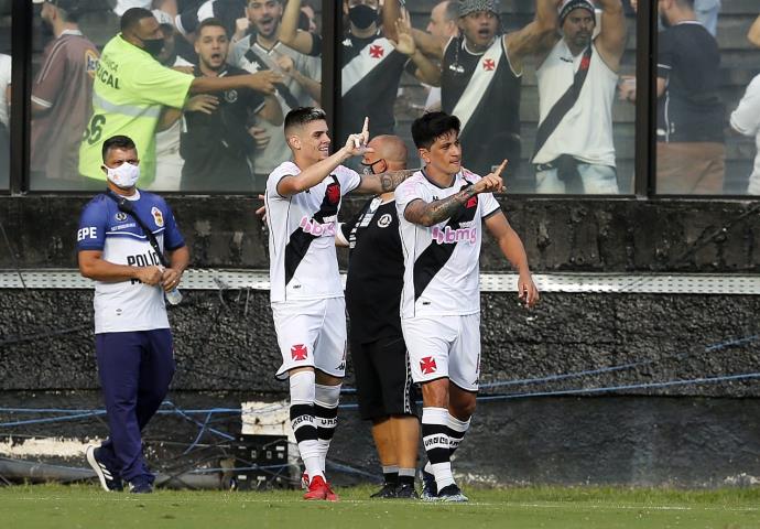 Vasco vence e segue subindo na tabela da Série B