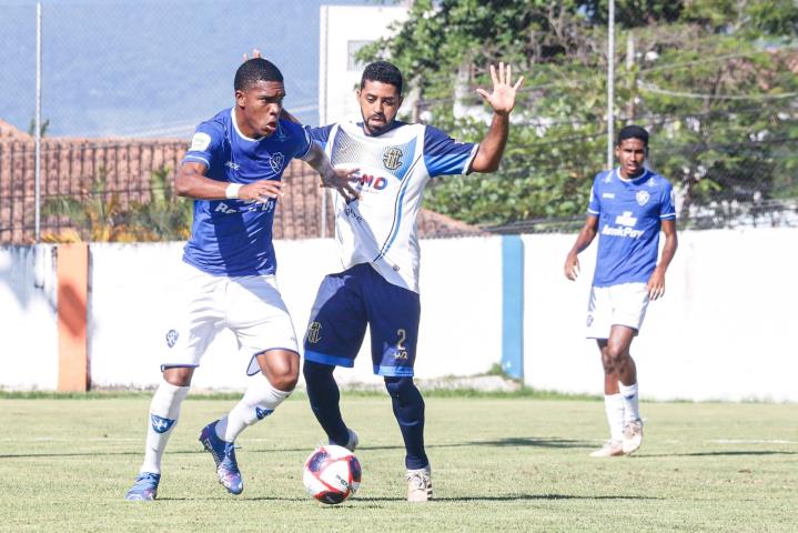 Muito equilíbrio e placares magros na abertura da Taça Waldir Amaral