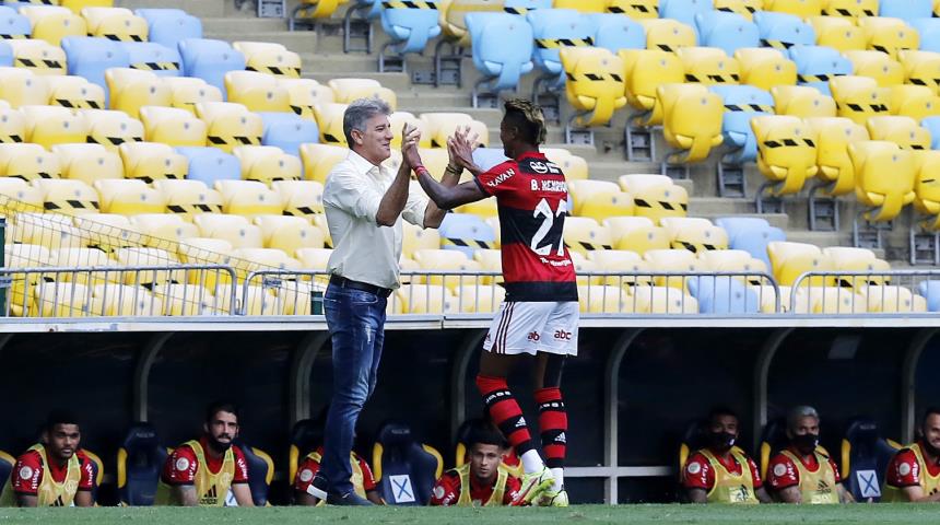 Fla só precisa de um tempo para vencer o Furacão