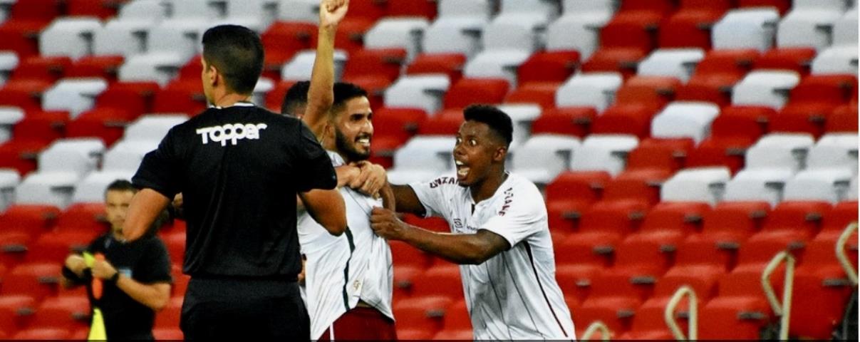 Flu vence o clássico e conquista os primeiros pontos