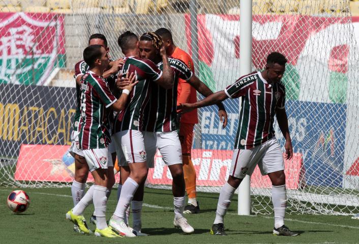 Flu goleia e enfrenta a Lusa na semifinal