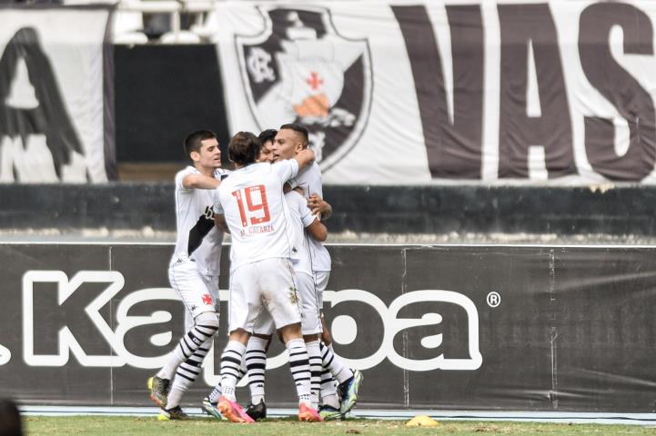 Vasco abre vantagem na decisão da Taça Rio