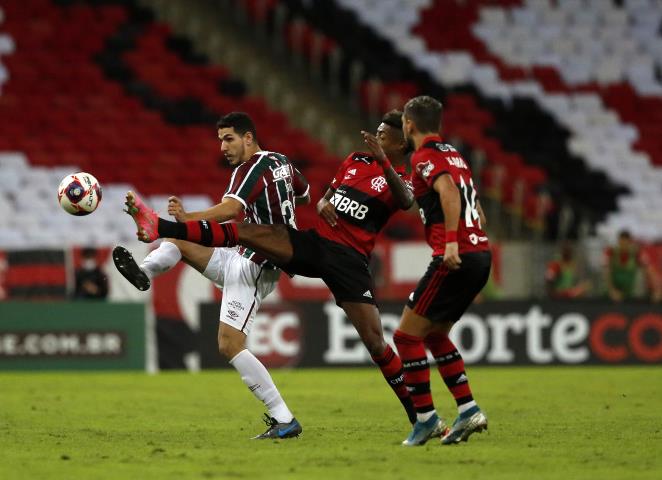 Tudo igual no primeiro jogo da final do Carioca