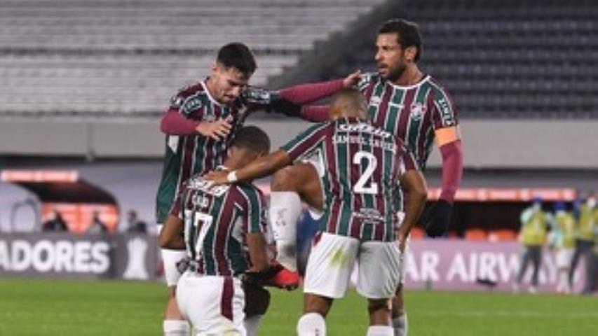 Fluminense bate o River Plate-ARG e termina na ponta do Grupo D
