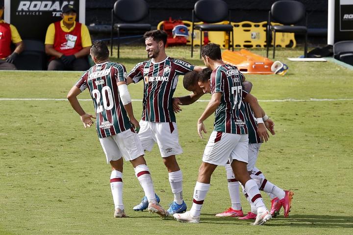 Flu conquista primeiro triunfo no Brasileirão