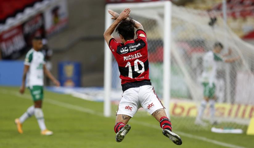 Renato vê Fla virar sobre a Chape na volta ao Maracanã