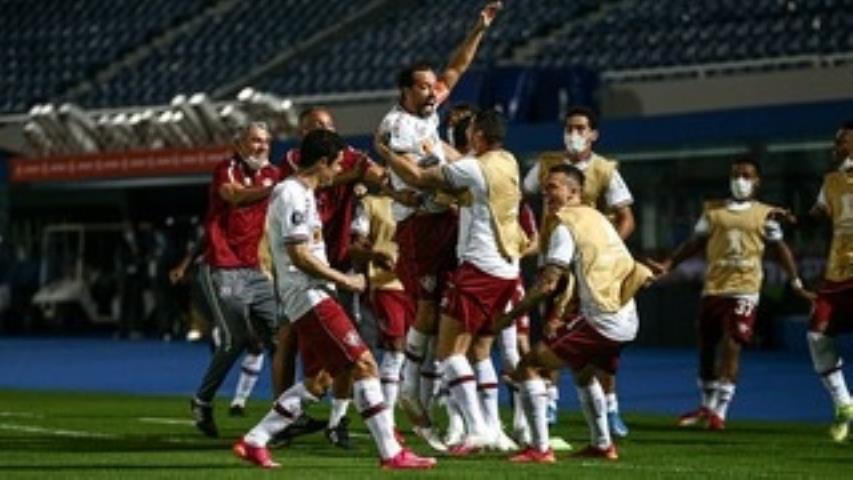 Flu abre boa vantagem nas oitavas da Libertadores