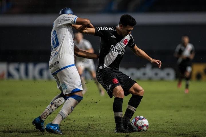 Vasco arranca empate em Alagoas