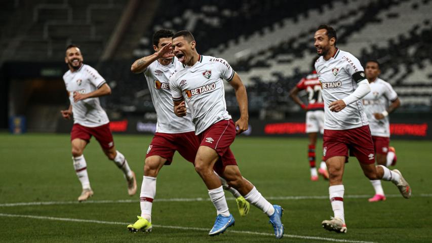 Flu vence clássico em São Paulo