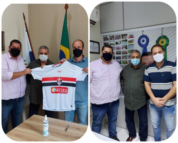 Presidente da FERJ visita Macuco e é condecorado