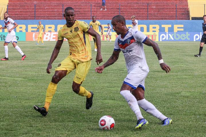 Felipe Dias marca e Madureira bate o Resende