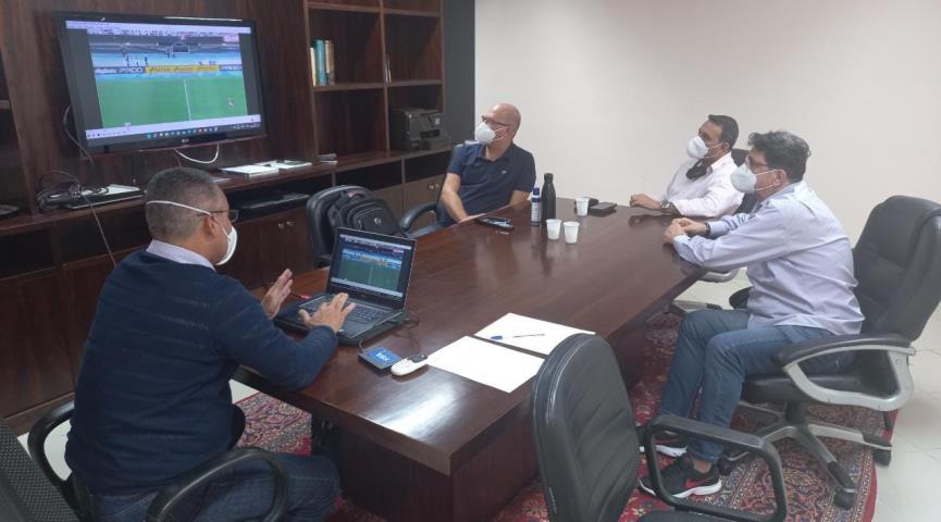 Departamento de Arbitragem recebe diretor do Flamengo