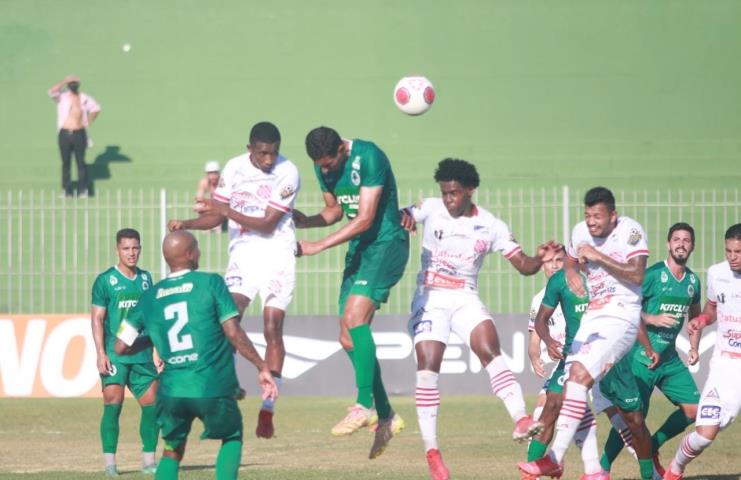 Boavista goleia e deixa a lanterna