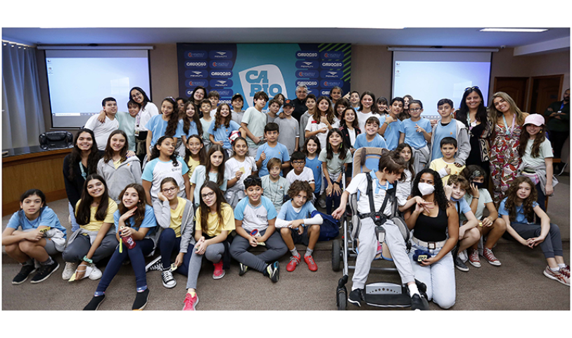 Estudantes visitam a FERJ