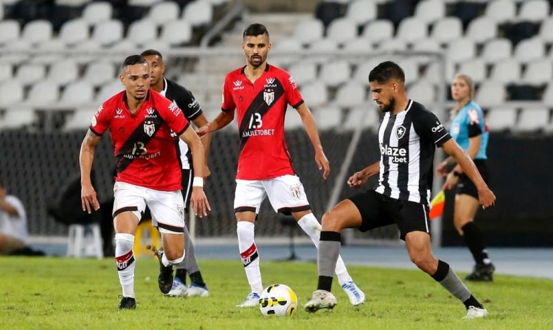 Empate no Nilton Santos