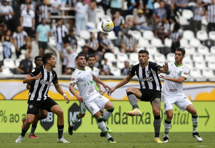 Tudo igual no Nilton Santos