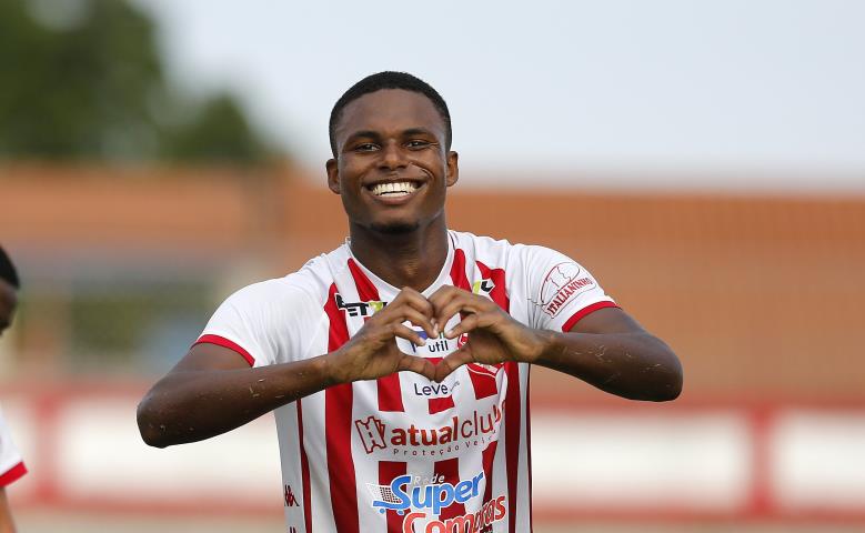 Bangu conquista primeiro triunfo no Carioca Betnacional