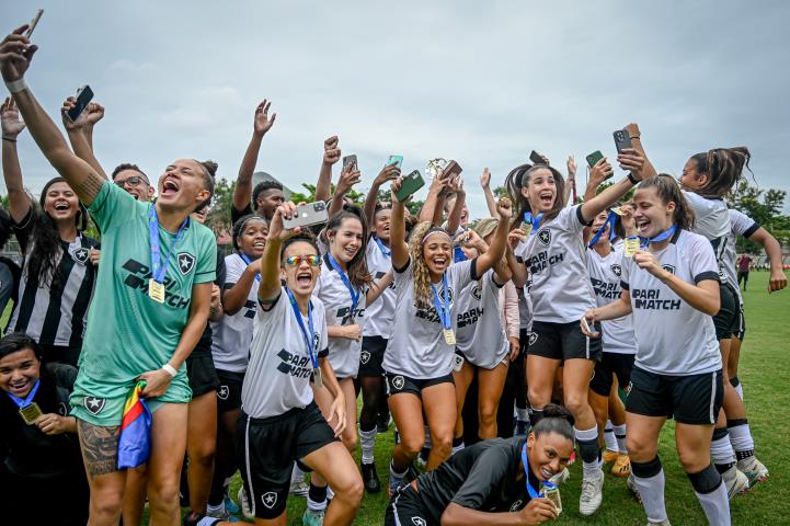 Alvinegras são campeãs da Copa Rio Feminina Sub-20