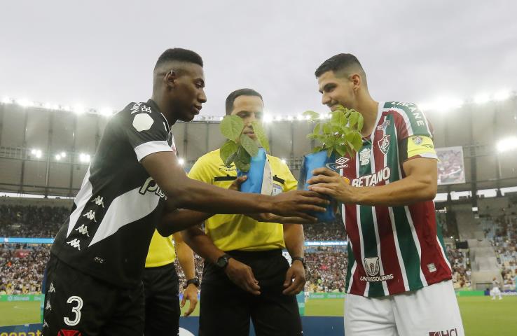 Plantando Gols: golaço do Carioca no meio ambiente