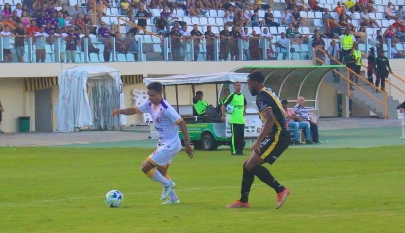Voltaço vira jogo e avança na Copa do Brasil