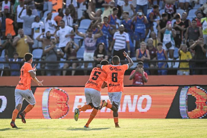 Nova Iguaçu dá 'olé' e elimina o Vitória-BA na Copa do Brasil