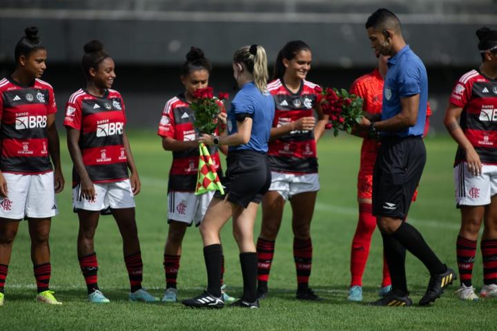 Flores e empate entre Gloriosas e Rubro-Negras