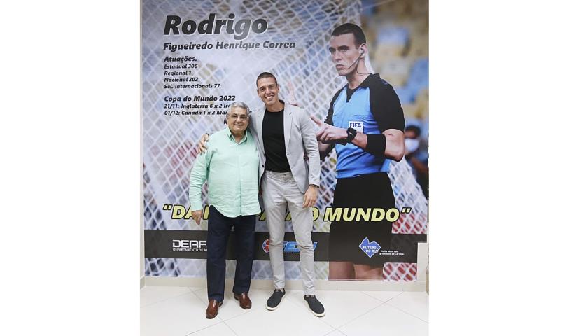Assistente Rodrigo Figueiredo ganha mural na FERJ