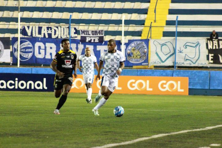 Voltaço empata no Sul e segue na briga na Série C