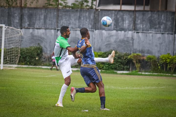 Carapebus bate o Zinza e pula para a ponta da B2