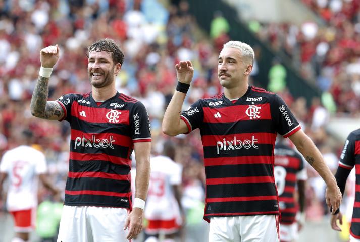 Flamengo vence e quebra a invencibilidade do Inter