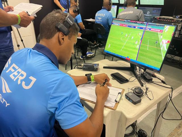 Com alto investimento da FERJ, Curso VAR tem 100% de aprovação