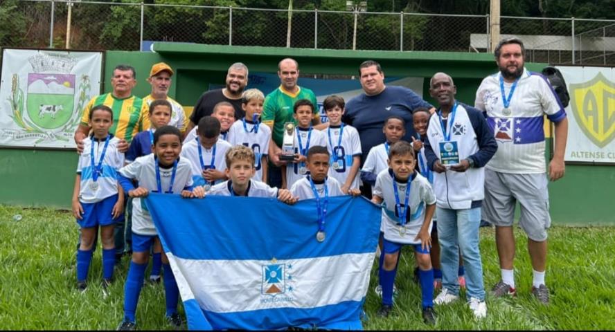 Monte Carmelo é campeão do Calcário Sub-9