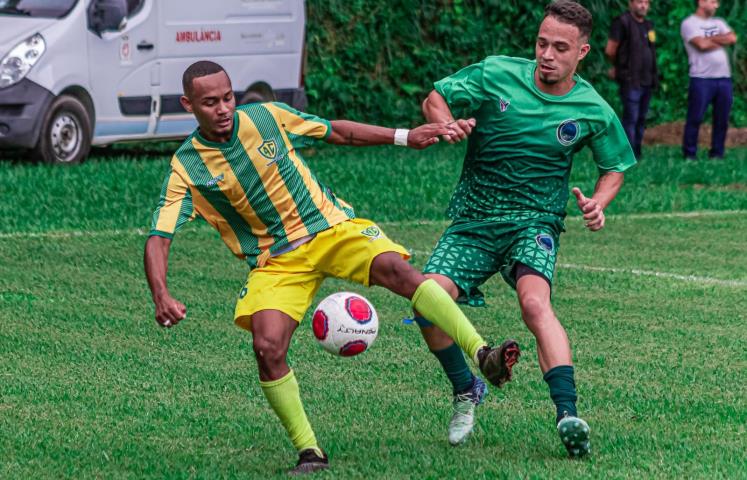 Goleada na estreia da Copa do Calcário Adulto