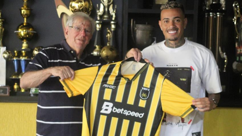 Voltaço apresenta o meia PK