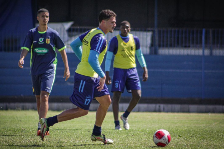 Olaria goleia em jogo-treino na Bariri