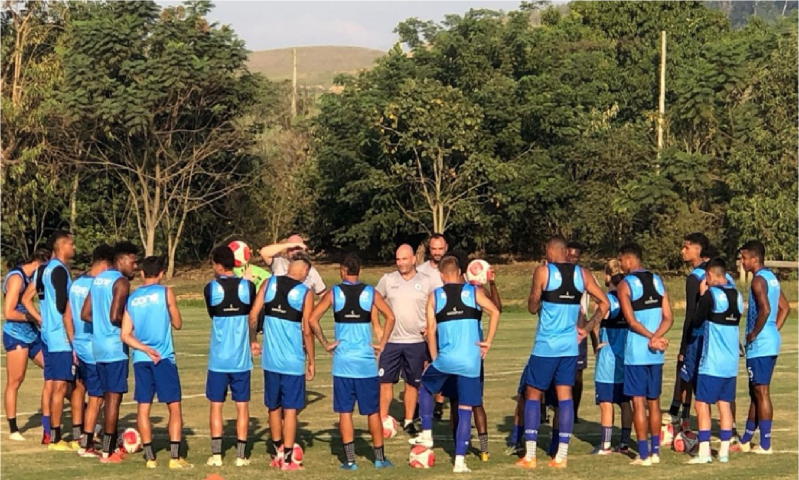 Resende finaliza semana de treinos para enfrentar o Petrópolis