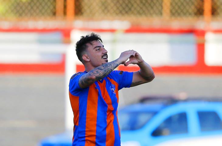 Duque vence e dispara na liderança da Série A2