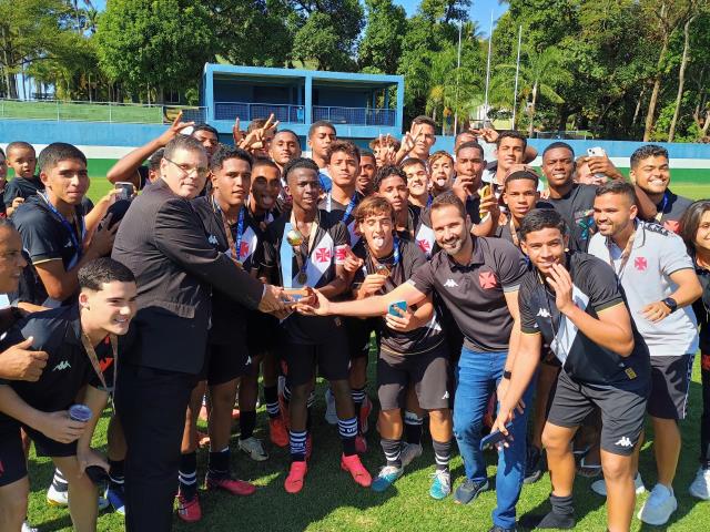 Meninos da Colina conquistam a Copa Rio Sub-16