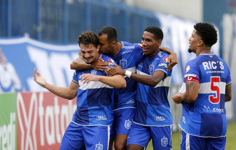 Olaria engata 4ª vitória seguida e segue no G4