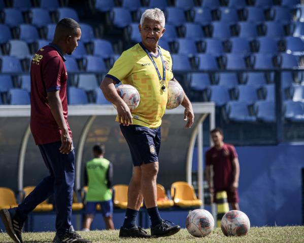 Madureira inicia os treinos para a Copa Rio
