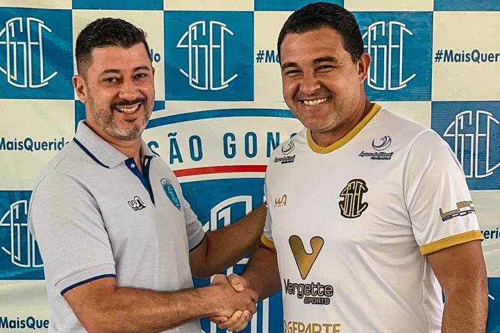 São Gonçalo apresenta seu novo treinador: Tinoco