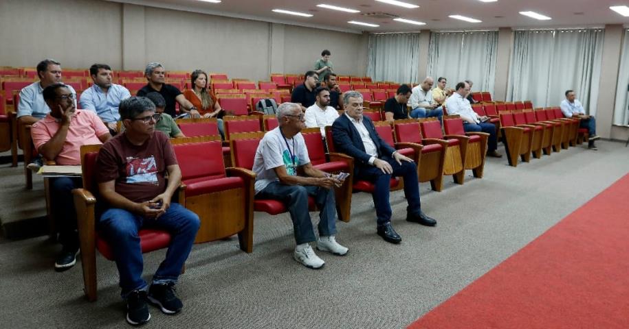 Clubes debatem e aprovam diretrizes do VAR no Cariocão