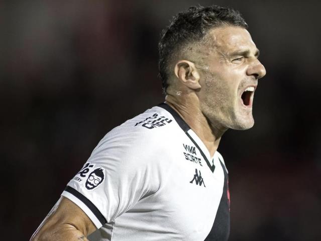 Vegetti encerra jejum e Vasco engata a 4ª vitória seguida