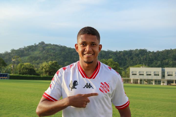 Meia Welber é anunciado pelo Bangu