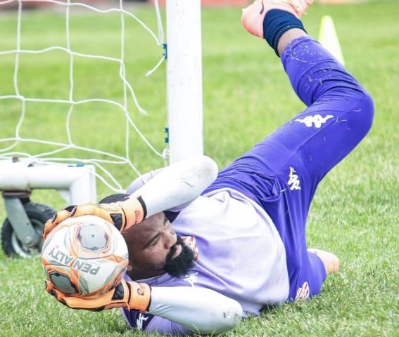 Bangu fortalece o elenco para os treinos com bola