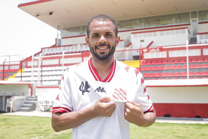 Luizinho é anunciado pelo Bangu