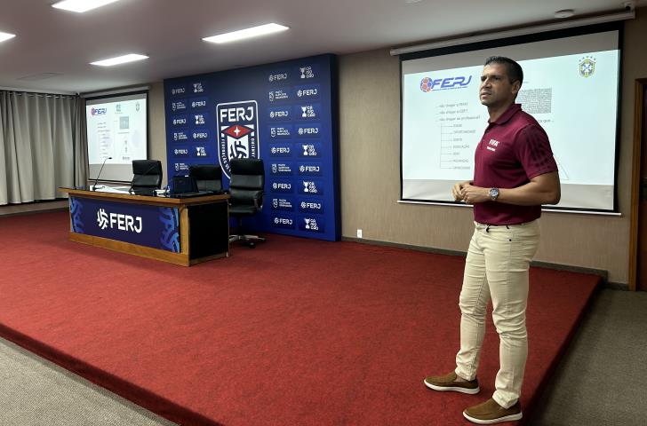 Bruno Arleu marca presença na aula inaugural no Curso de Formação de Árbitros
