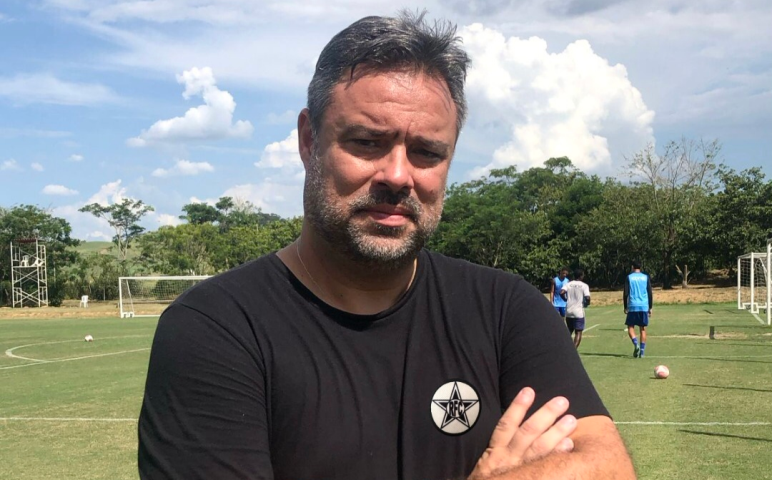 Resende anuncia Alexandre Gomes como novo treinador