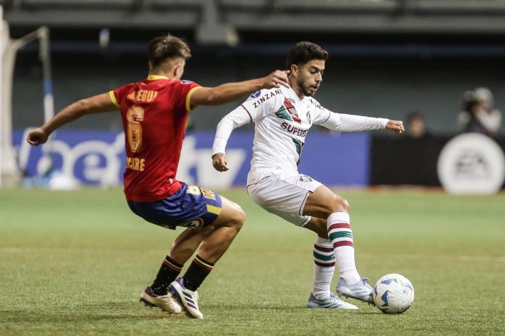 Nos acréscimos, Flu arranca empate na Sul-Americana